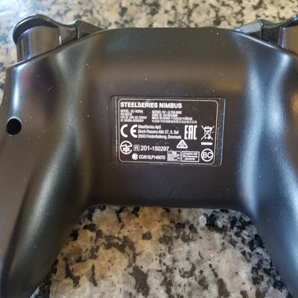 Nimbus controller for Apple devices - Picture 2 of 3